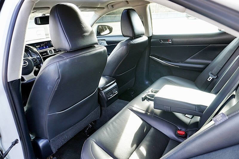 Used 2016 Lexus IS 200t RWD image 19