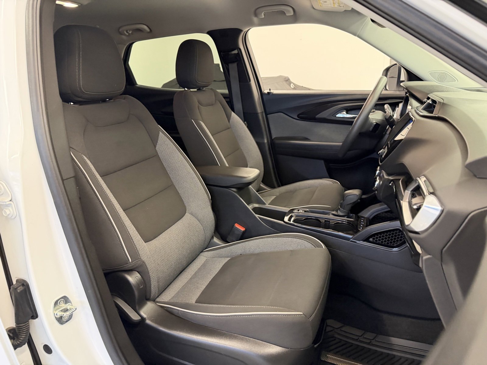 Used 2021 Chevrolet TrailBlazer LT w/ Convenience Package image 44