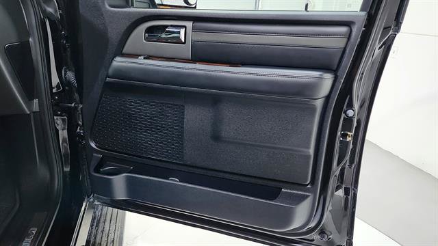 Used 2017 Ford Expedition Platinum RWD image 33