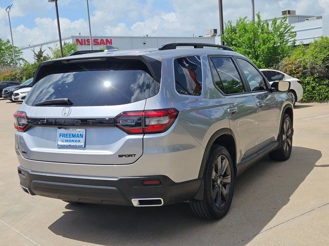 Used 2025 Honda Pilot Sport image 5