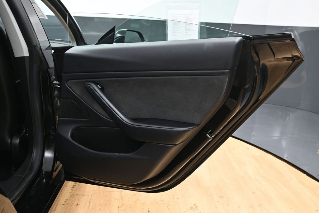 Used 2018 Tesla Model 3 Long Range image 39