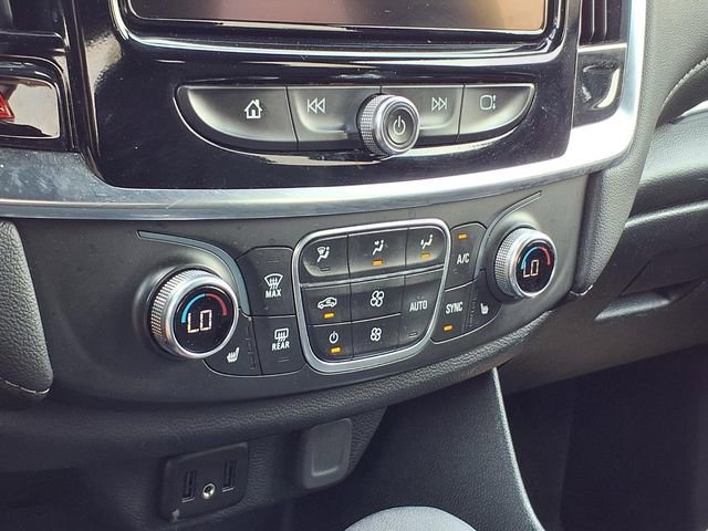 Used 2023 Chevrolet Traverse LT FWD image 13