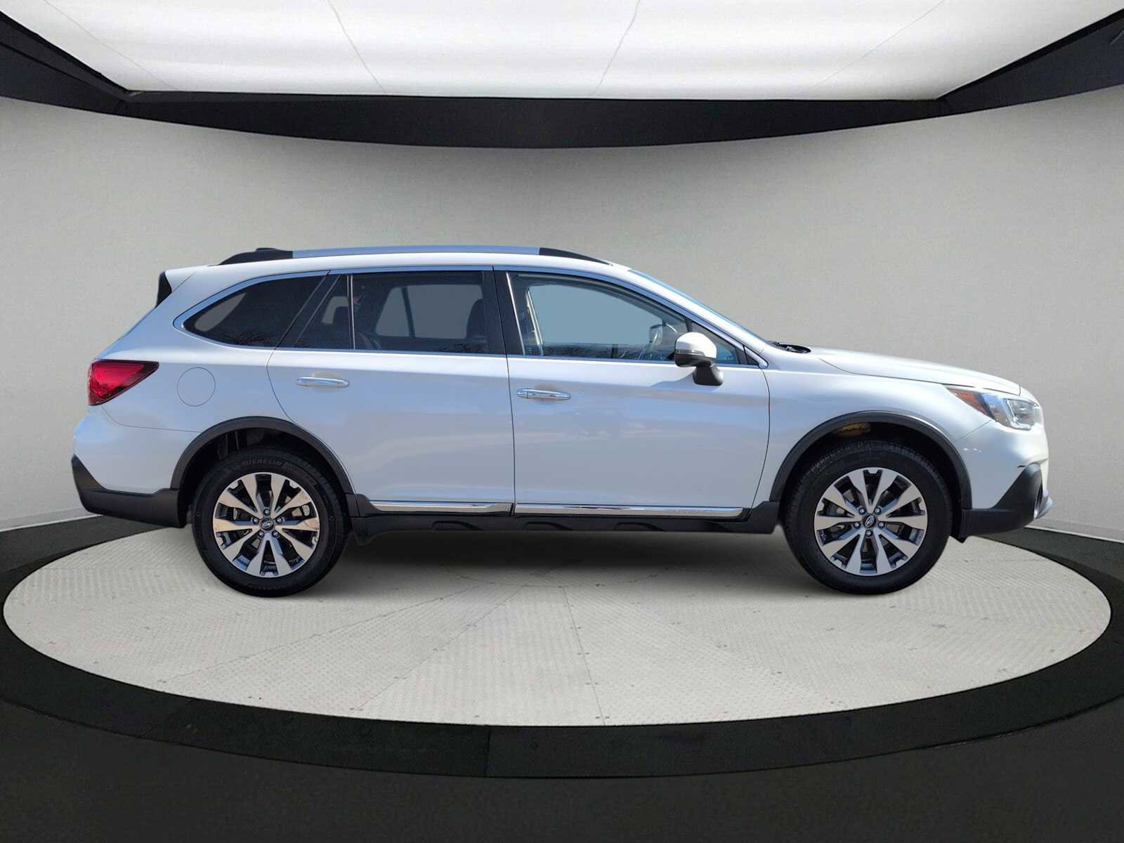 Used 2019 Subaru Outback 3.6R Touring image 9
