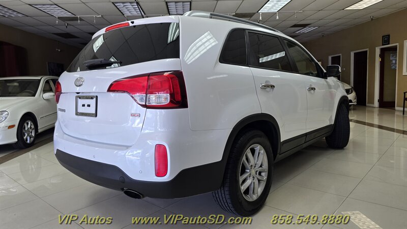 Used 2014 Kia Sorento LX FWD image 4