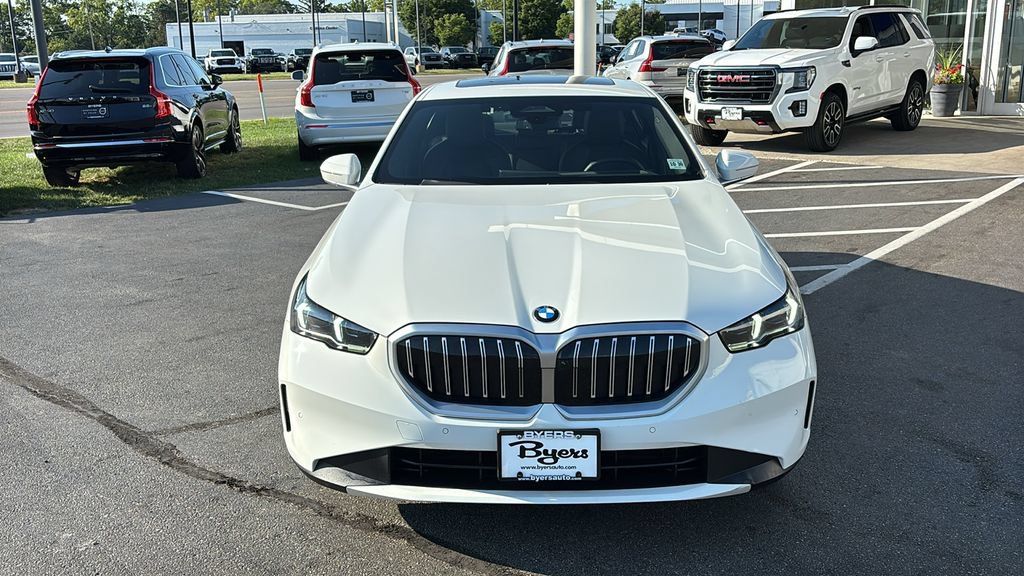 Used 2026 BMW 530i xDrive AWD/4WD image 5