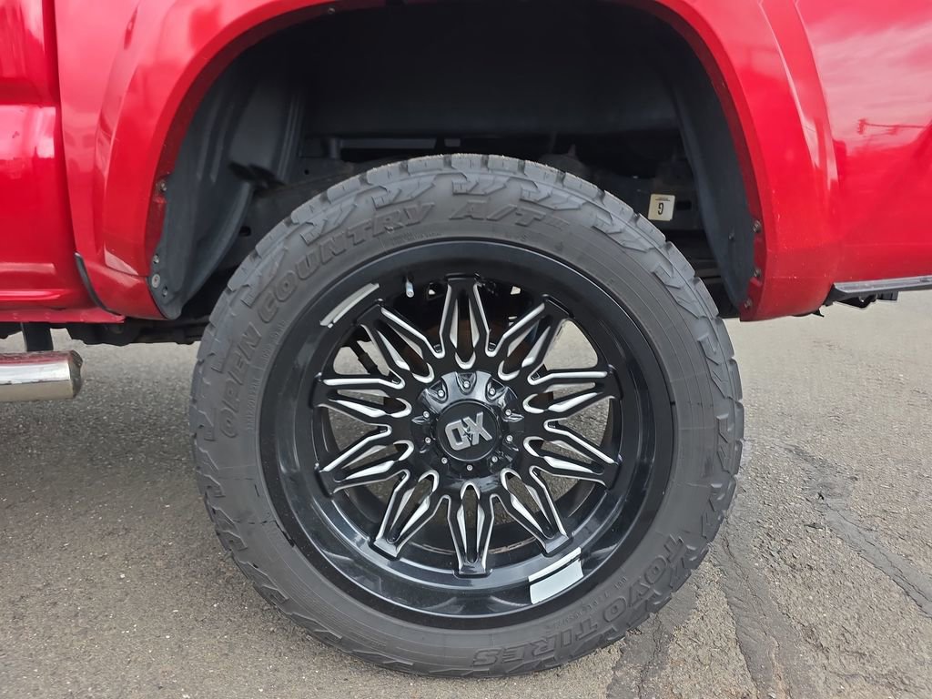 Used 2016 Toyota Tacoma TRD Sport AWD/4WD image 12