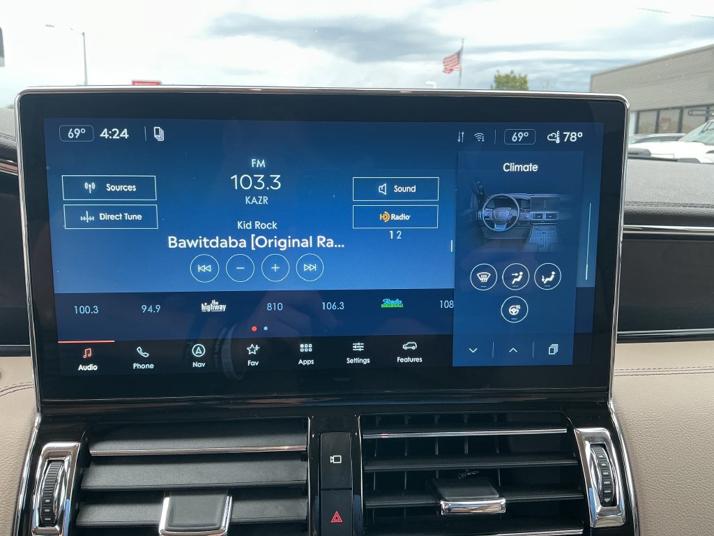 Used 2024 Lincoln Navigator L Reserve AWD/4WD image 18