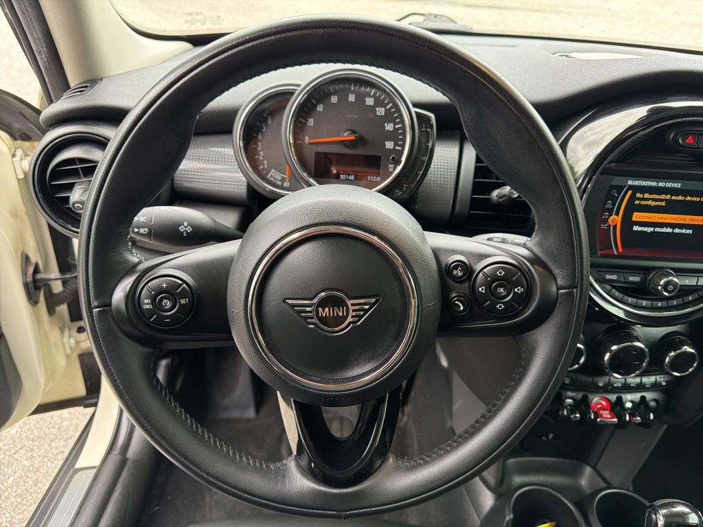 Used 2020 MINI Cooper 4-Door Hardtop FWD image 15