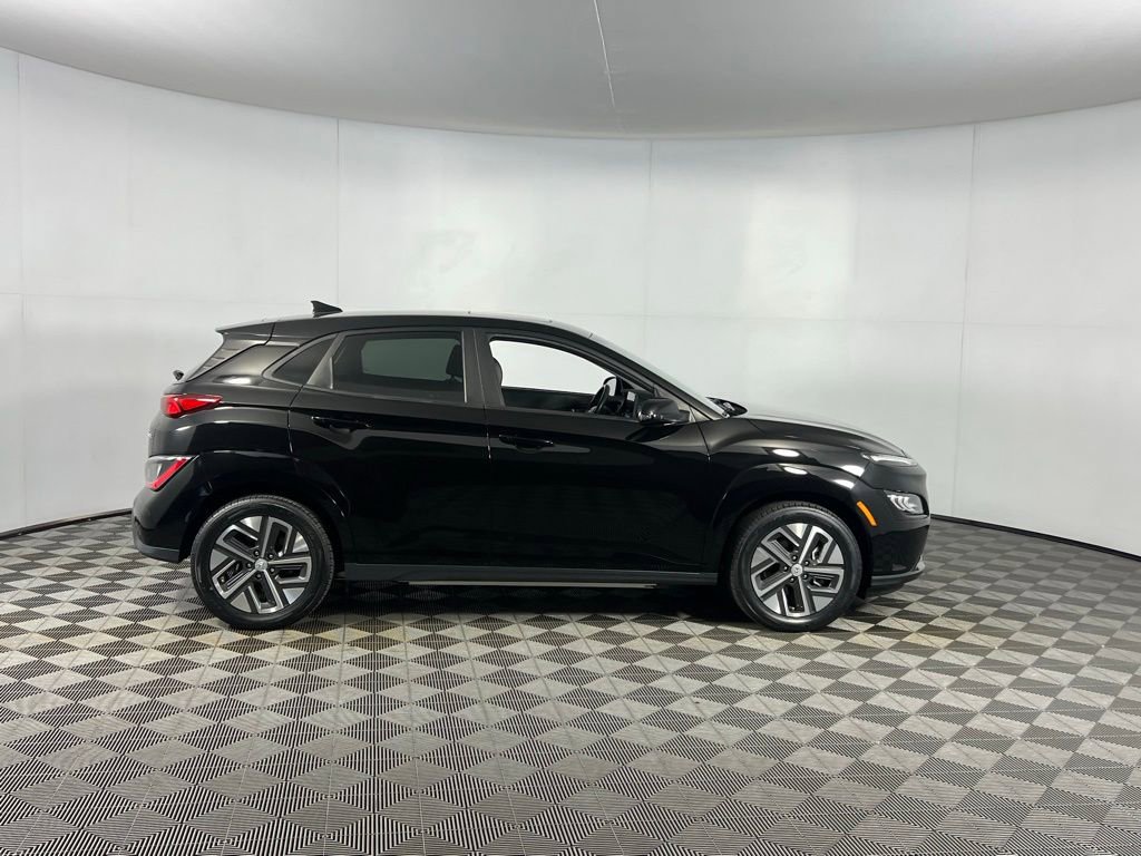 Used 2022 Hyundai Kona Limited w/ Cargo Package image 5