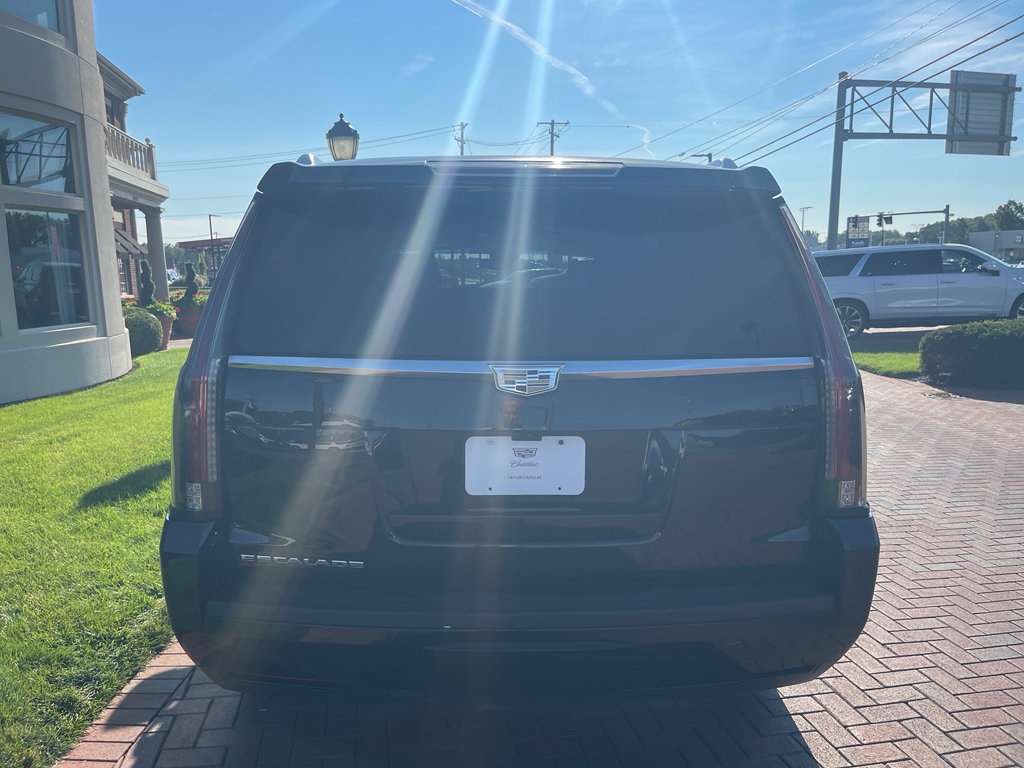 Used 2019 Cadillac Escalade Premium Luxury AWD/4WD image 11