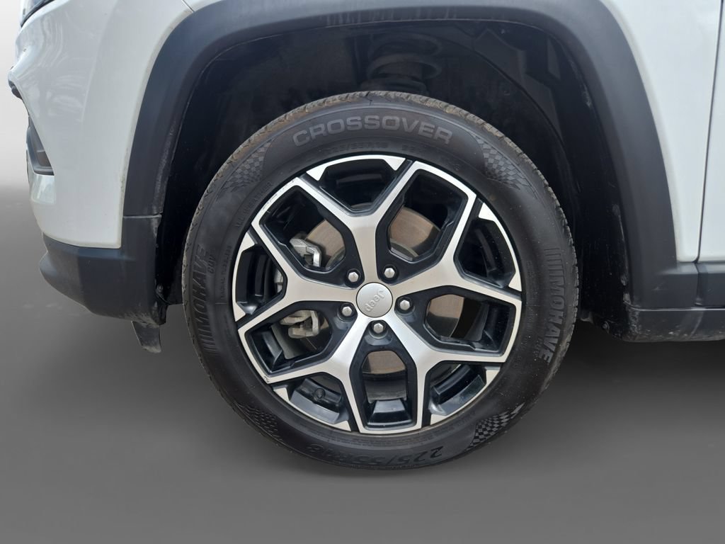 Used 2024 Jeep Compass Latitude AWD/4WD image 14