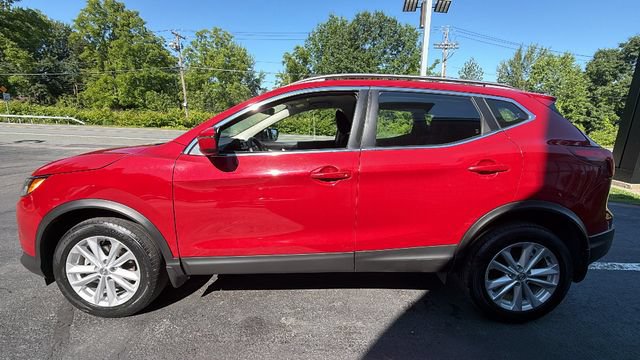 Used 2018 Nissan Rogue Sport SV w/ SV All-Weather Package AWD/4WD image 8