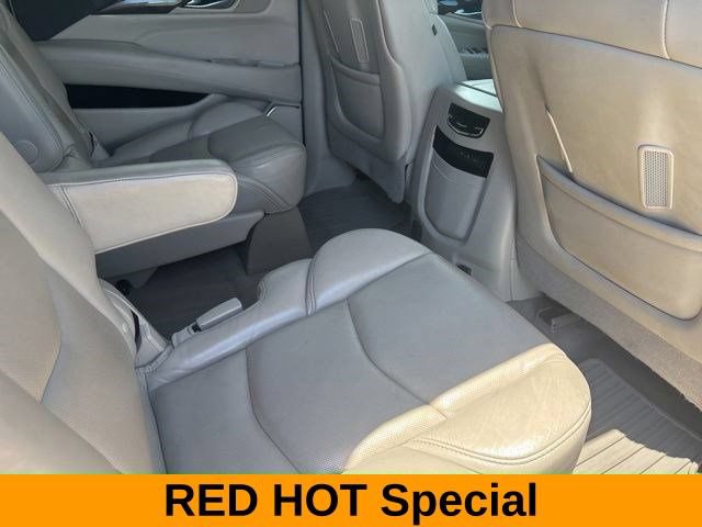 Used 2018 Cadillac Escalade ESV Luxury AWD/4WD image 36