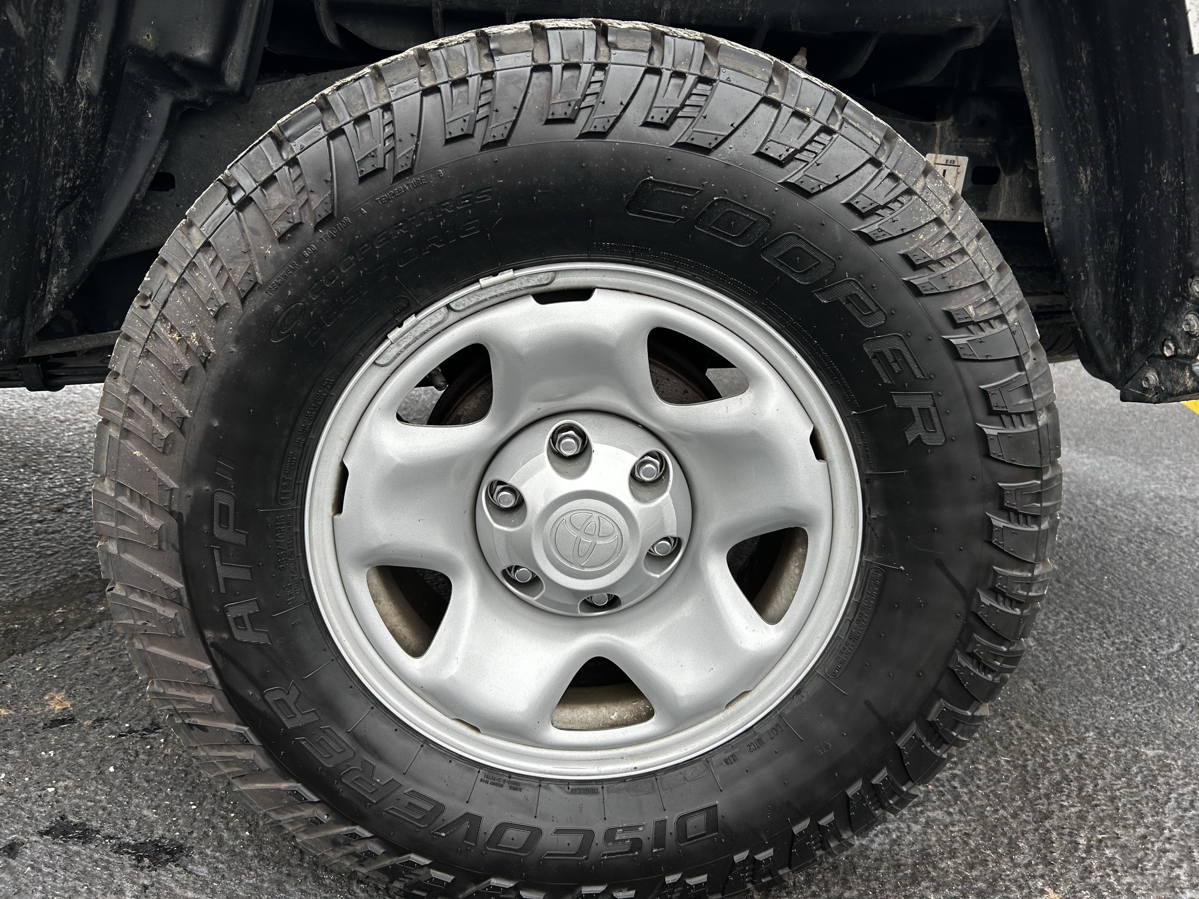 Used 2023 Toyota Tacoma SR RWD image 16