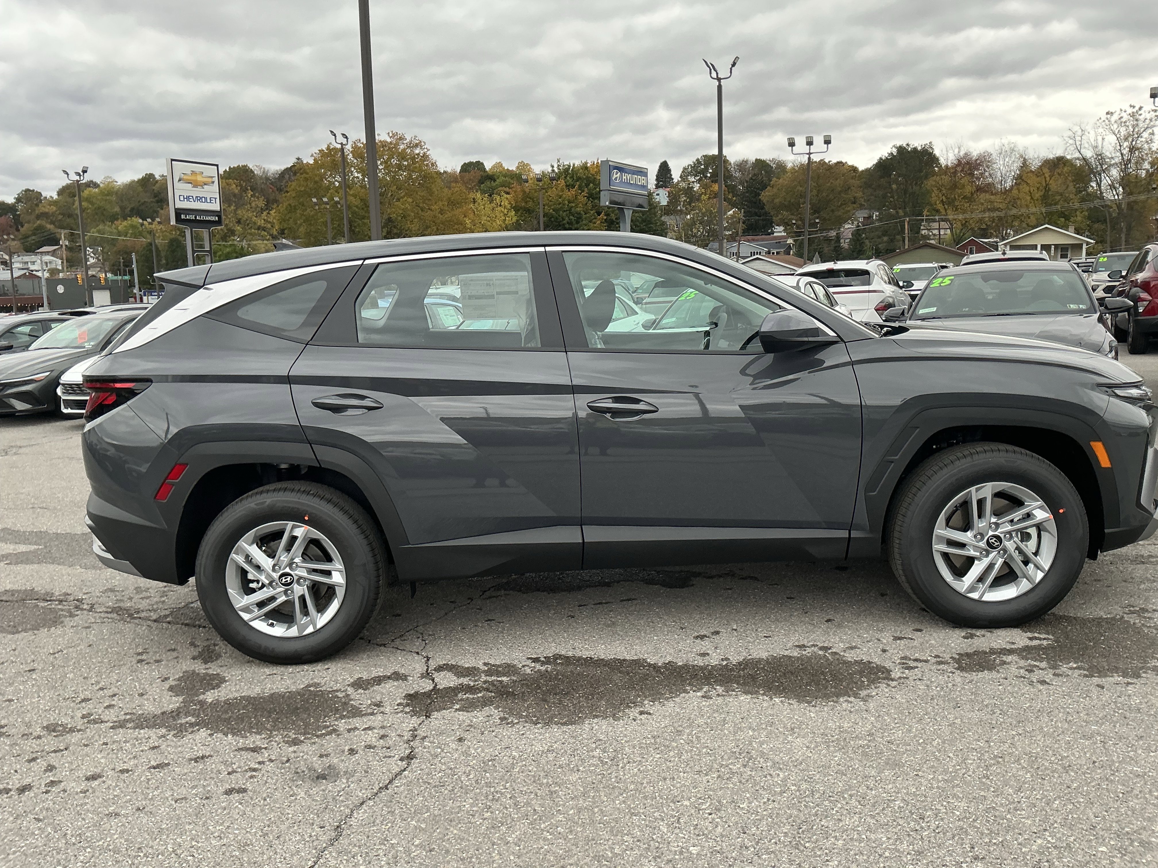 New 2026 Hyundai Tucson SE video 2