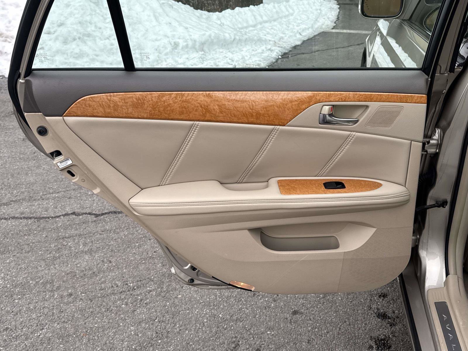 Used 2006 Toyota Avalon Limited image 12