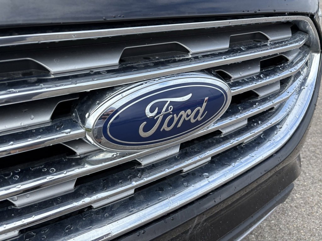 Used 2024 Ford Edge Titanium image 9