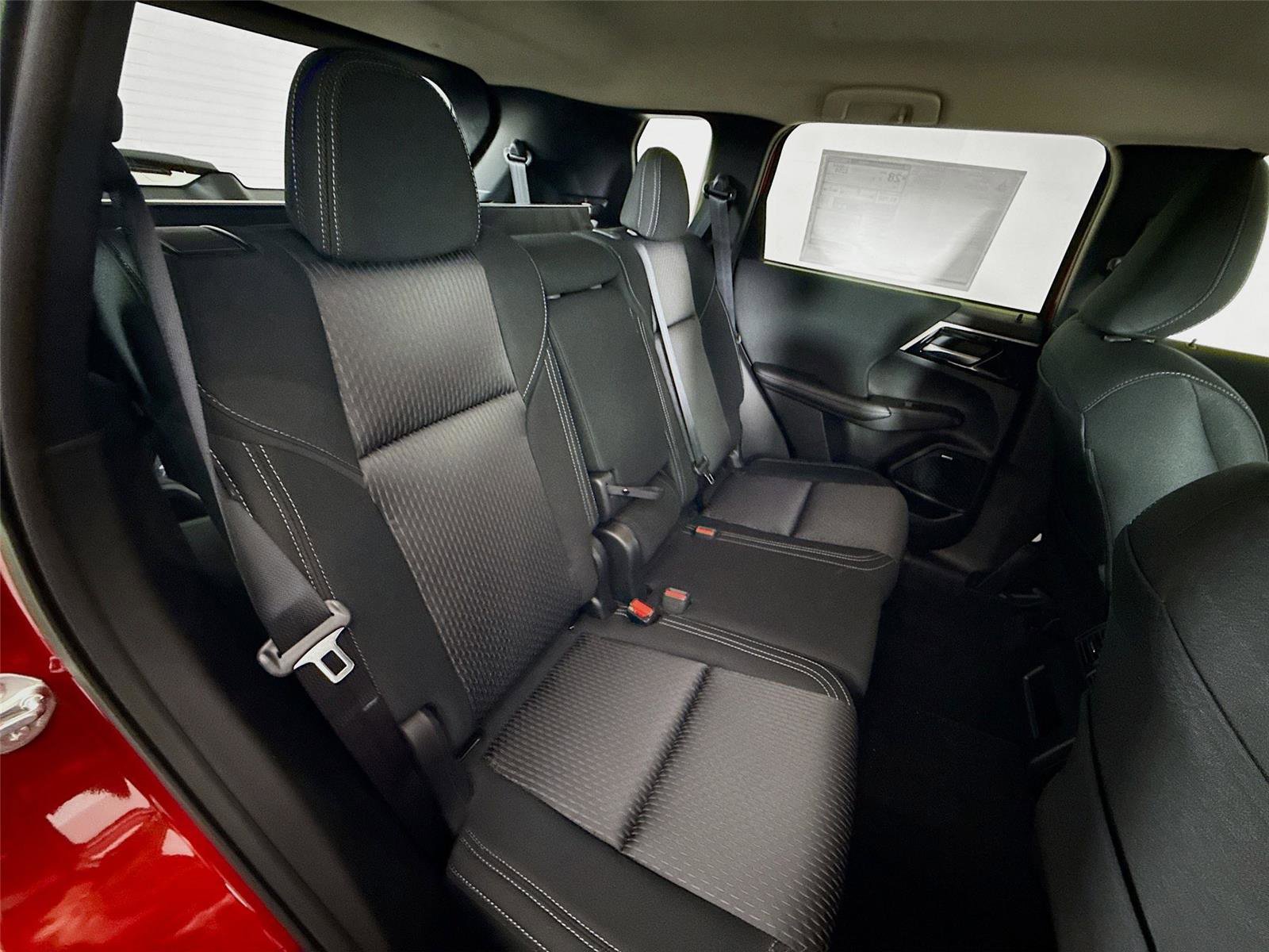 New 2026 Mitsubishi Outlander ES FWD image 19