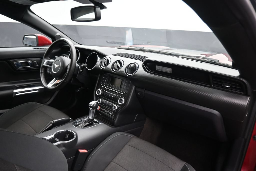 Used 2016 Ford Mustang Coupe RWD image 38