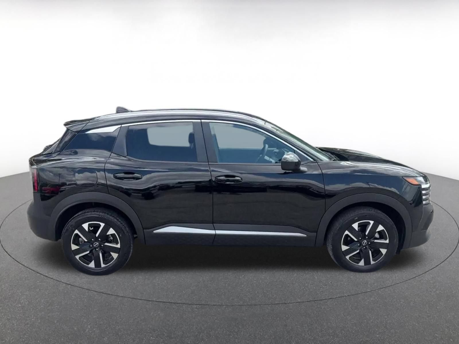 Used 2026 Nissan Kicks SV w/ Cold Weather Package AWD/4WD image 13