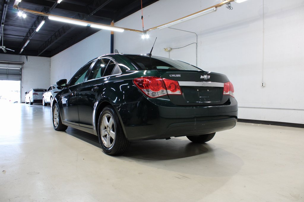 Used 2014 Chevrolet Cruze LT image 2