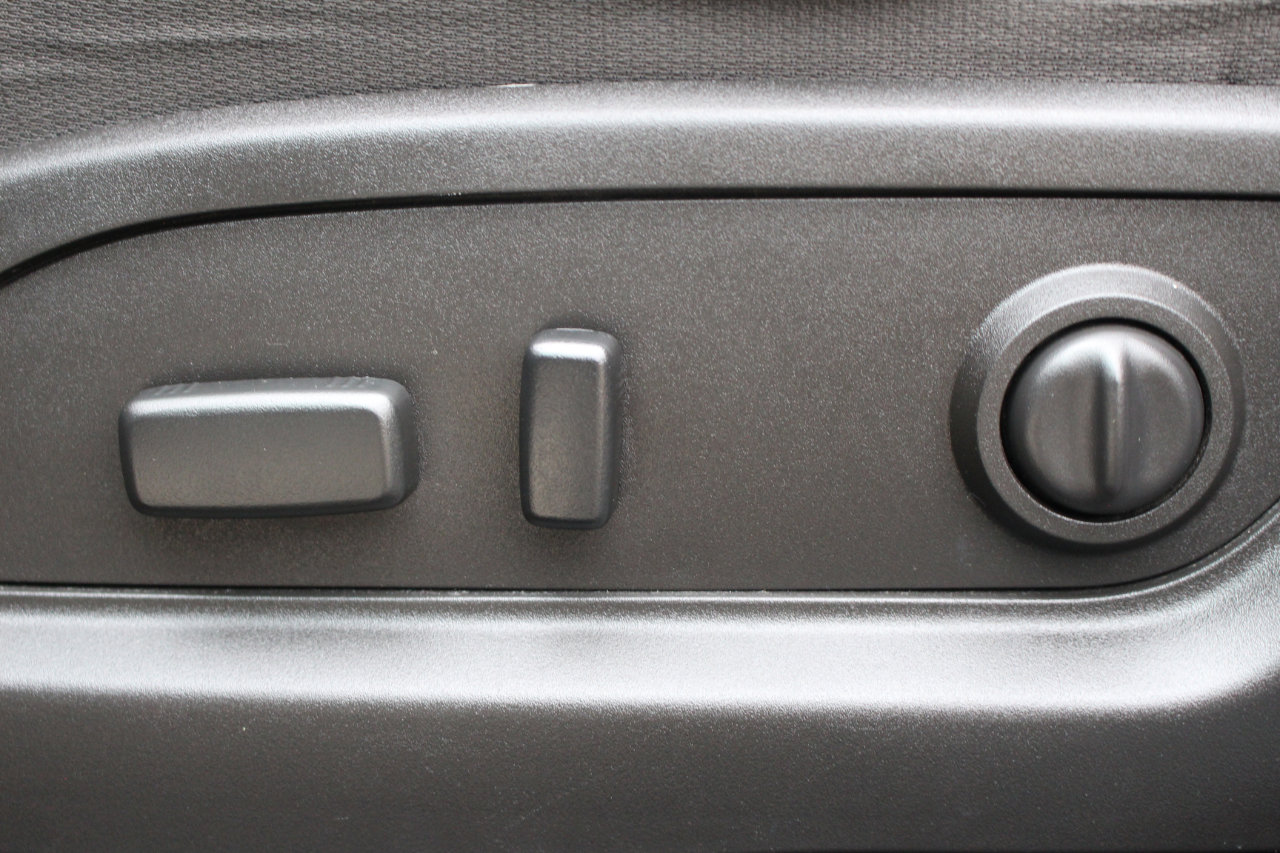 Used 2015 GMC Acadia SLE image 13