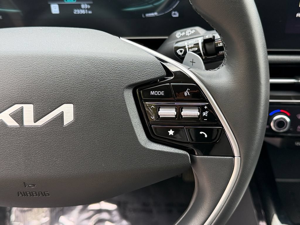 Certified 2023 Kia Niro EX FWD image 20