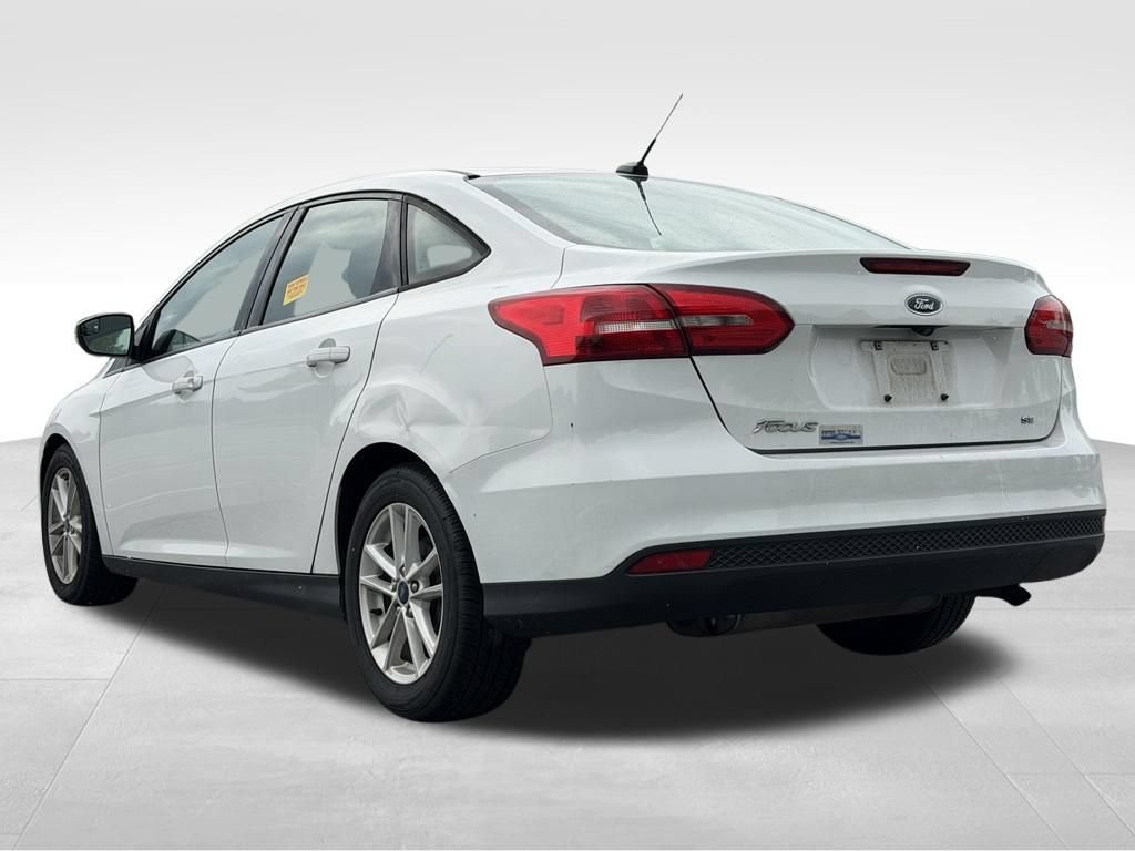 Used 2016 Ford Focus SE FWD image 4