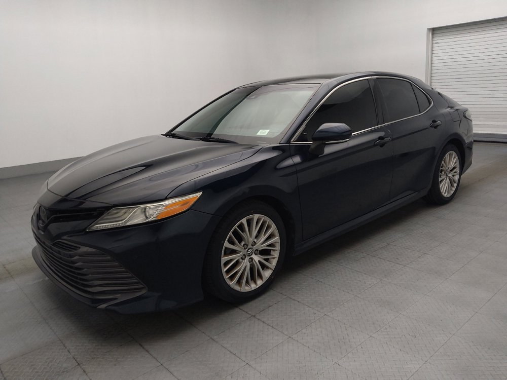 Used 2018 Toyota Camry XLE FWD image 2