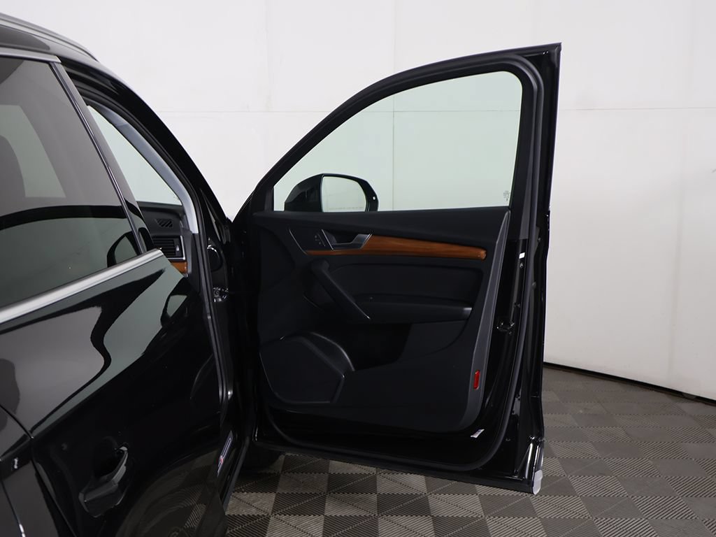 Used 2023 Audi Q5 2.0T Premium w/ Convenience Package AWD/4WD image 22