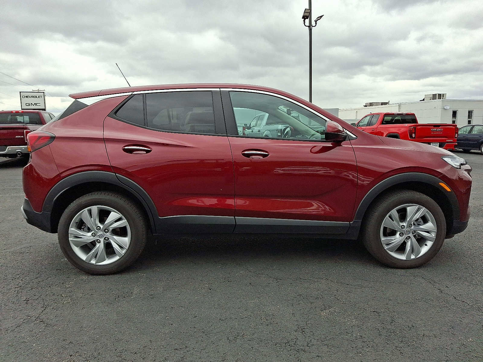 Used 2025 Buick Encore GX Preferred AWD/4WD image 7