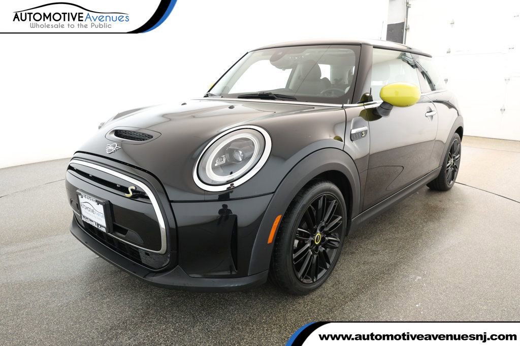 Used 2023 MINI Cooper SE video 1