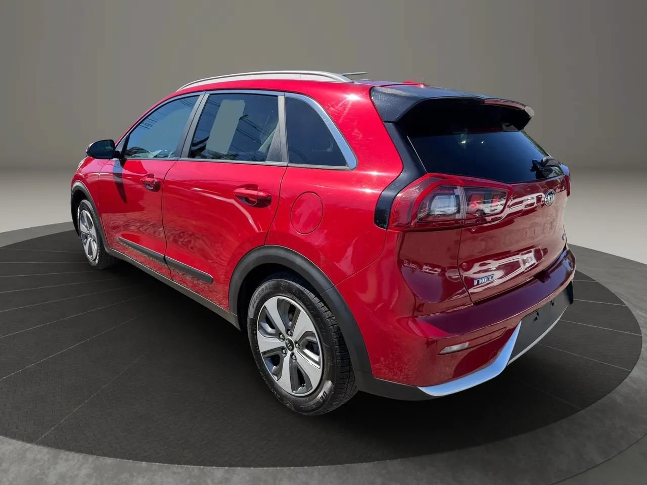 Used 2019 Kia Niro LX FWD image 7