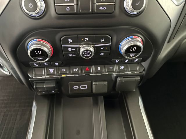 Used 2021 GMC Sierra 2500 SLT w/ SLT Preferred Package image 23