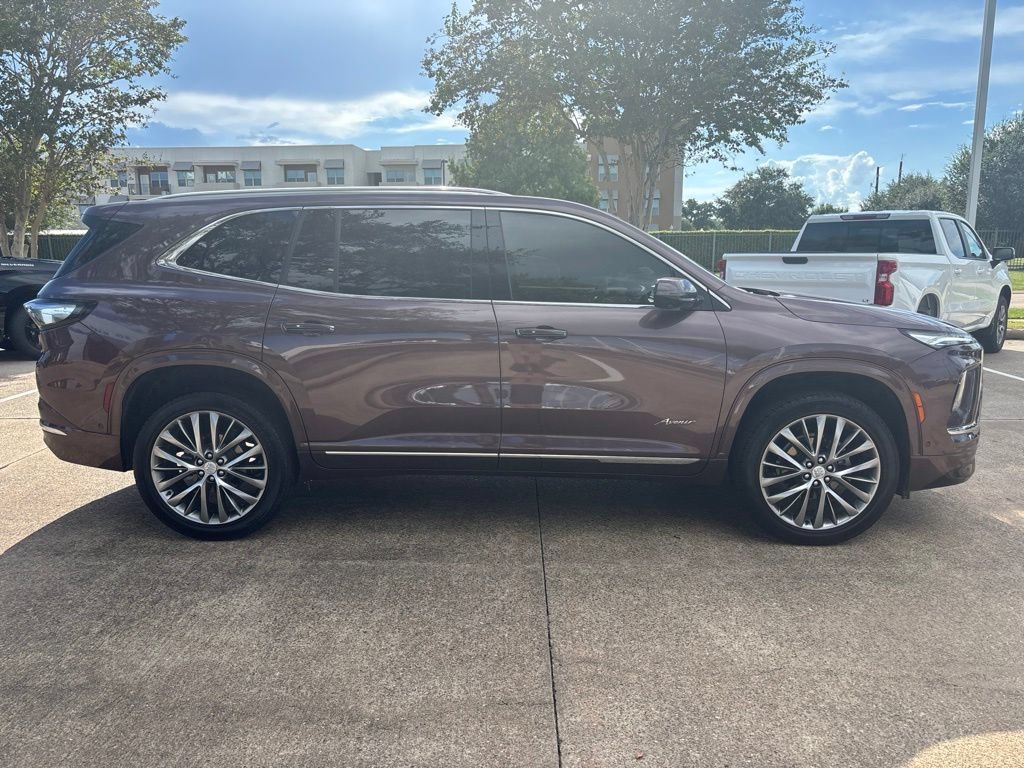 Used 2026 Buick Enclave Avenir w/ Super Cruise Package FWD image 4