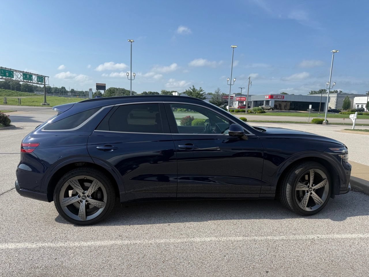 Used 2023 Genesis GV70 2.5T w/ Sport Prestige Package AWD/4WD image 7