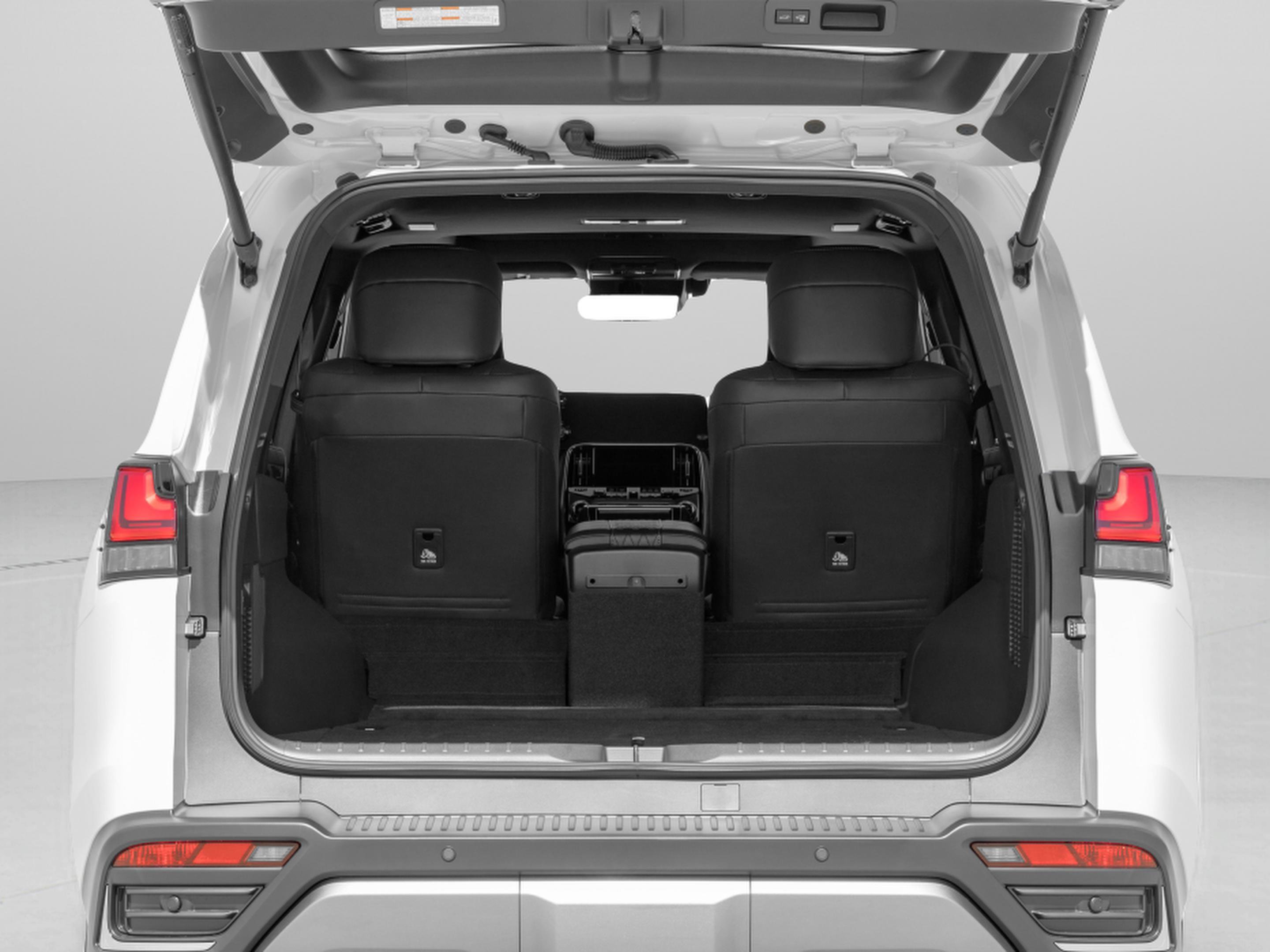 Used 2023 Lexus LX 600 F Sport w/ Accessory Package (Z1) AWD/4WD image 14