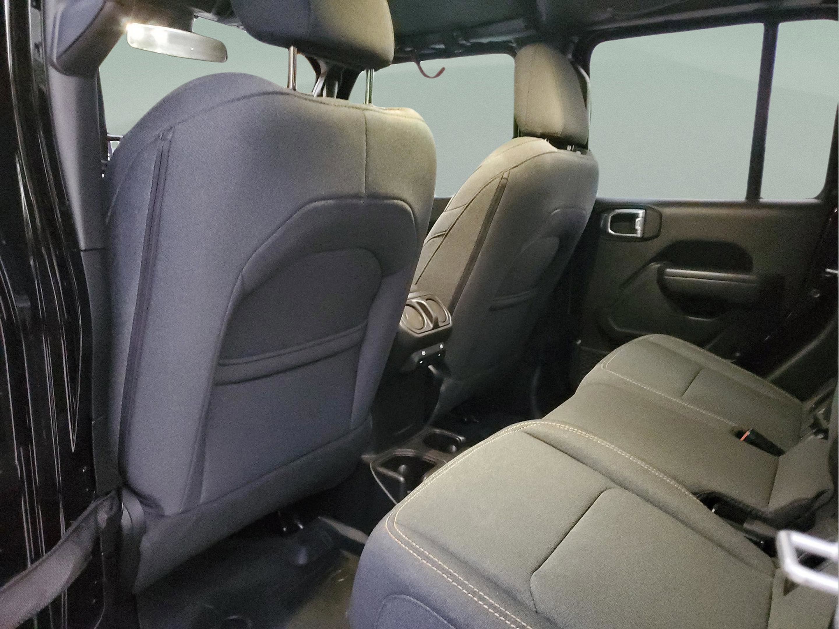 Used 2024 Jeep Gladiator Sport image 9