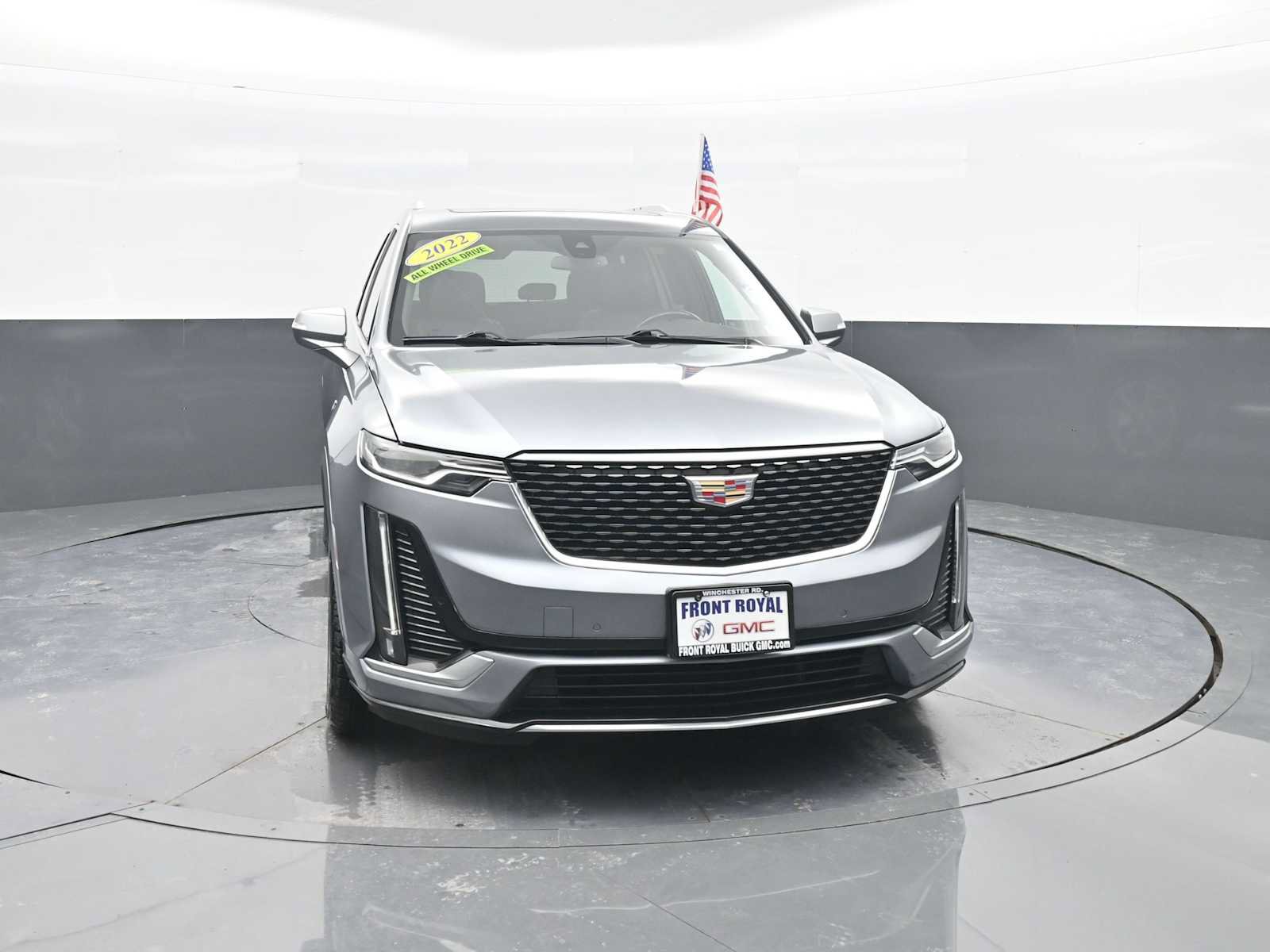 Used 2022 Cadillac XT6 Premium Luxury AWD/4WD image 2