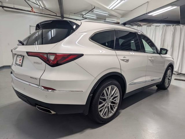 Used 2024 Acura MDX SH-AWD w/ Advance Package image 3