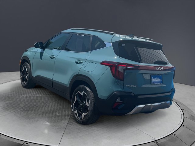 Used 2024 Kia Seltos EX AWD/4WD image 3