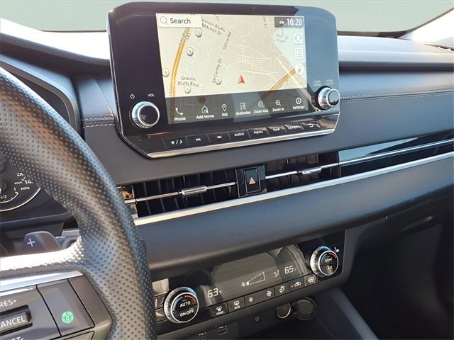 Used 2024 Mitsubishi Outlander AWD image 11