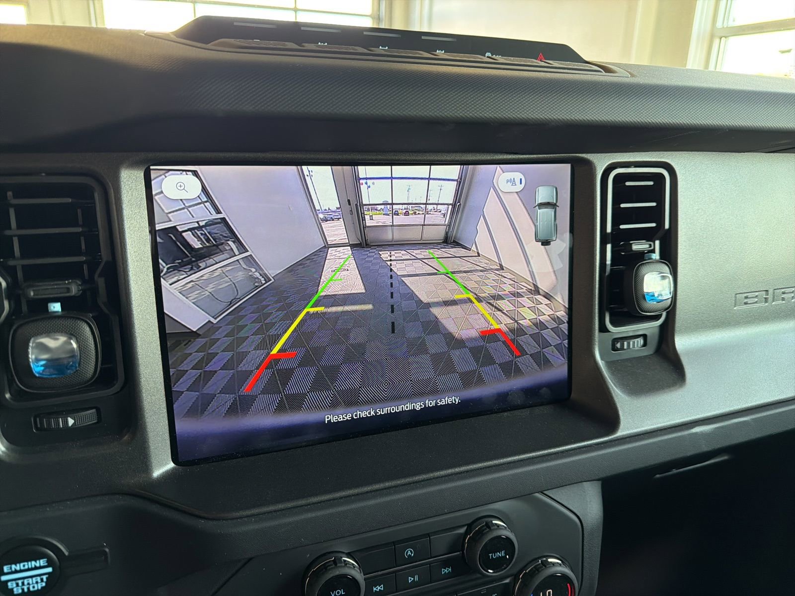 Used 2025 Ford Bronco Badlands image 29