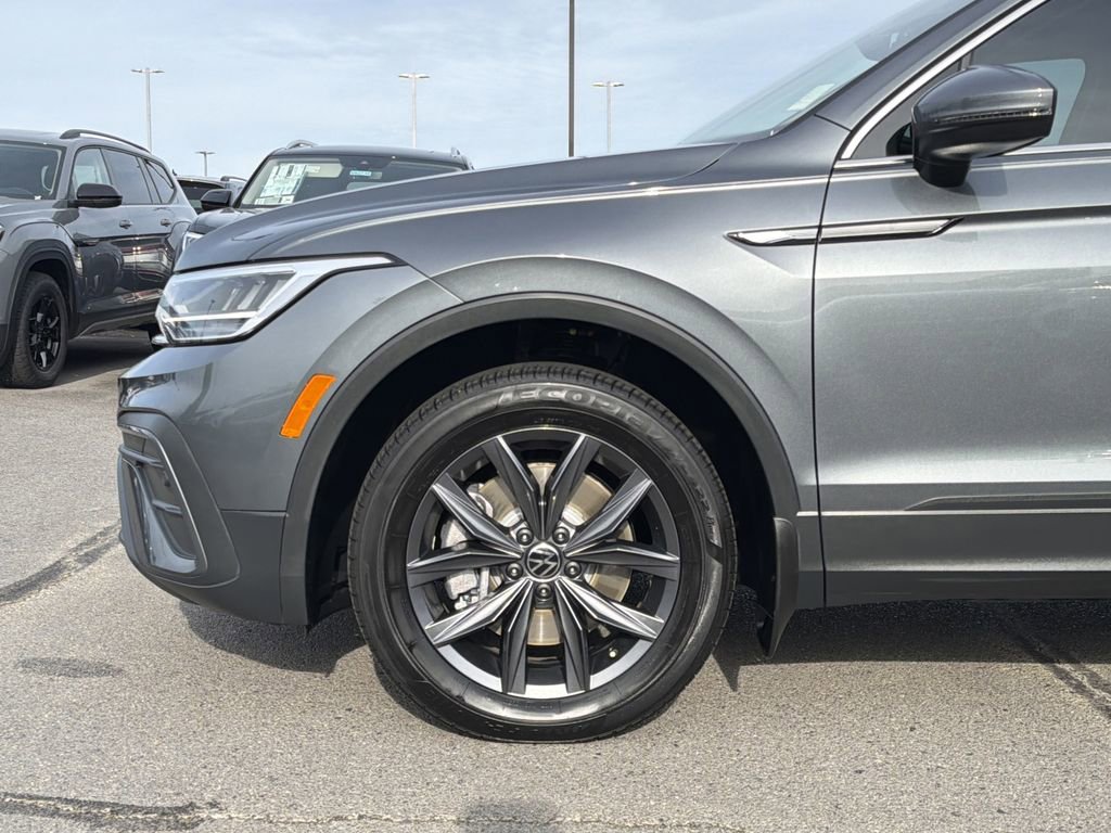 Used 2023 Volkswagen Tiguan SE FWD image 9