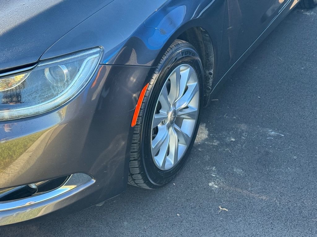 Used 2015 Chrysler 200 C FWD image 4