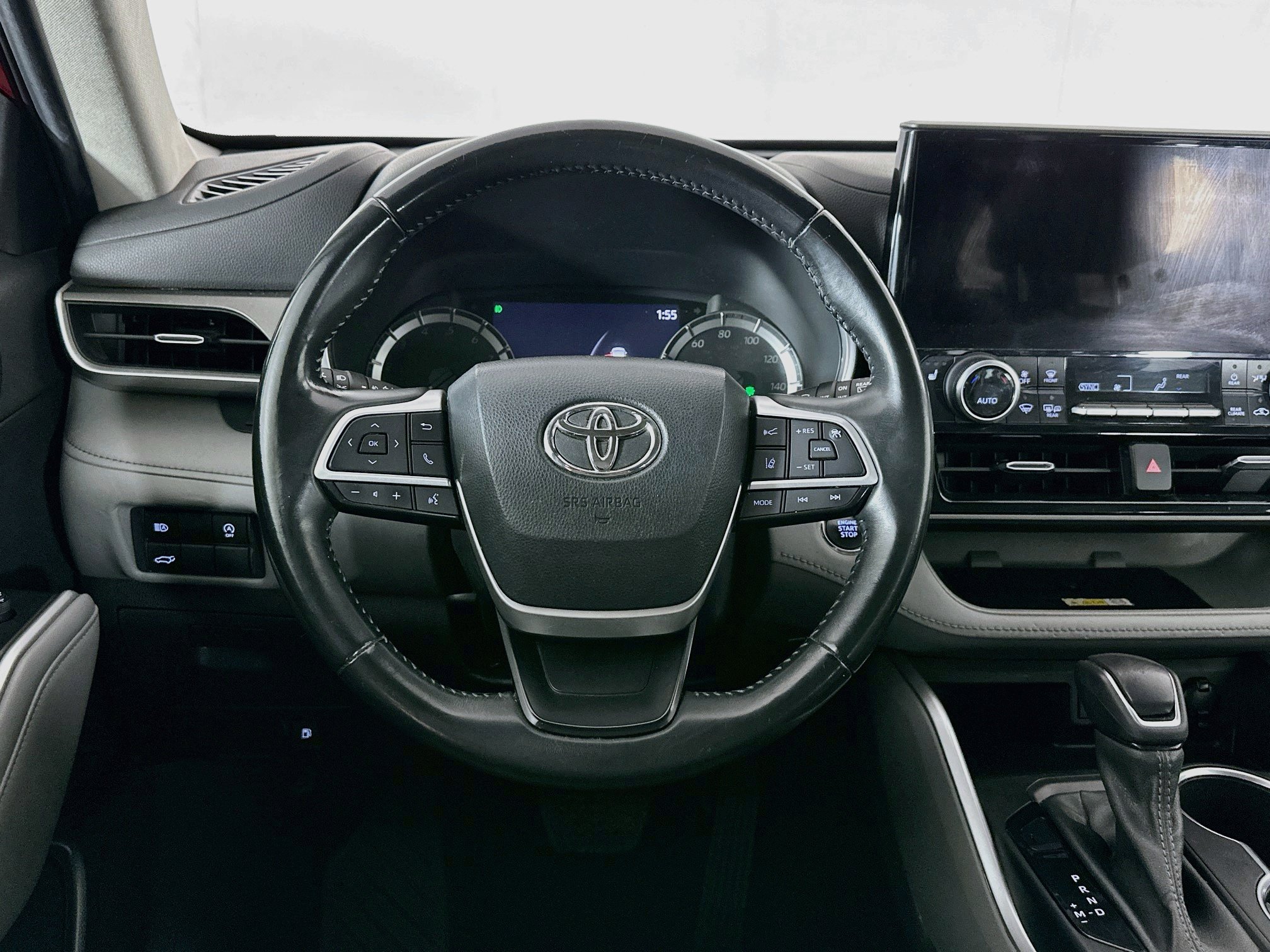 Used 2023 Toyota Highlander XLE FWD image 18