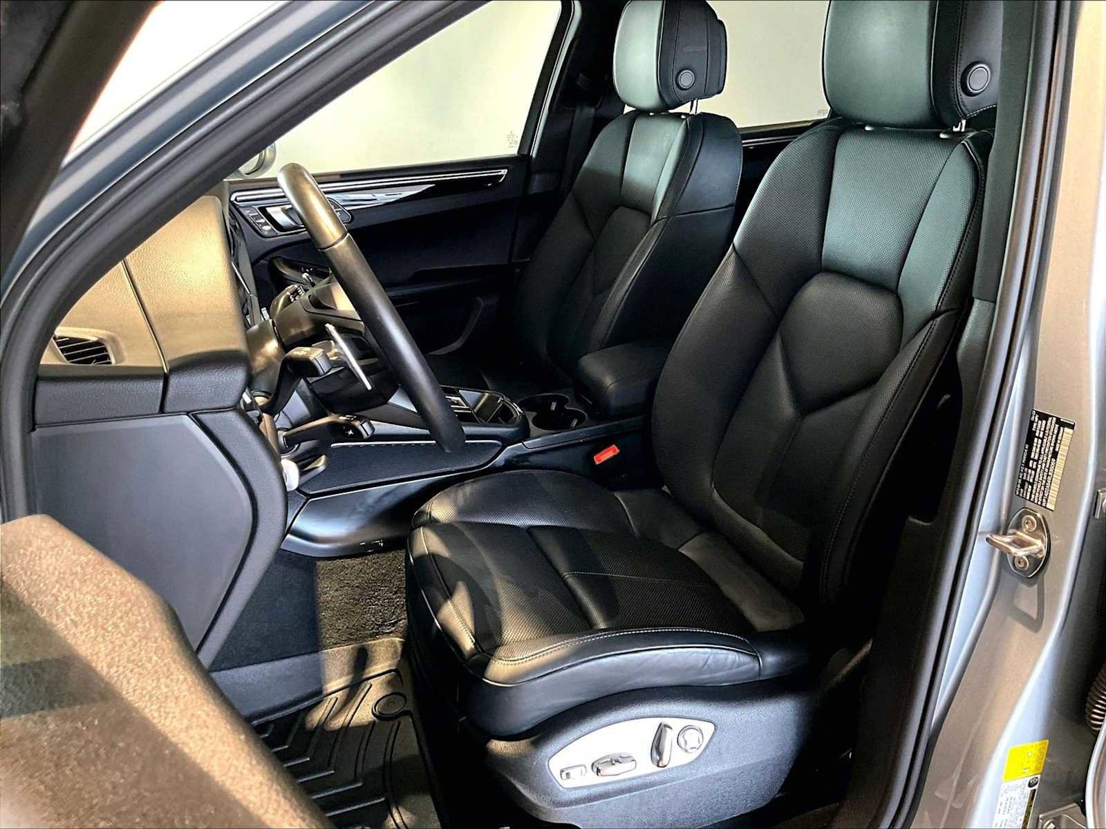 Used 2024 Porsche Macan S image 8