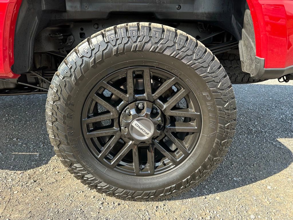 Used 2022 Ford F250 Lariat w/ Black Appearance Package image 17