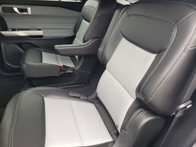 Certified 2022 Ford Explorer XLT w/ Equipment Group 202A image 13