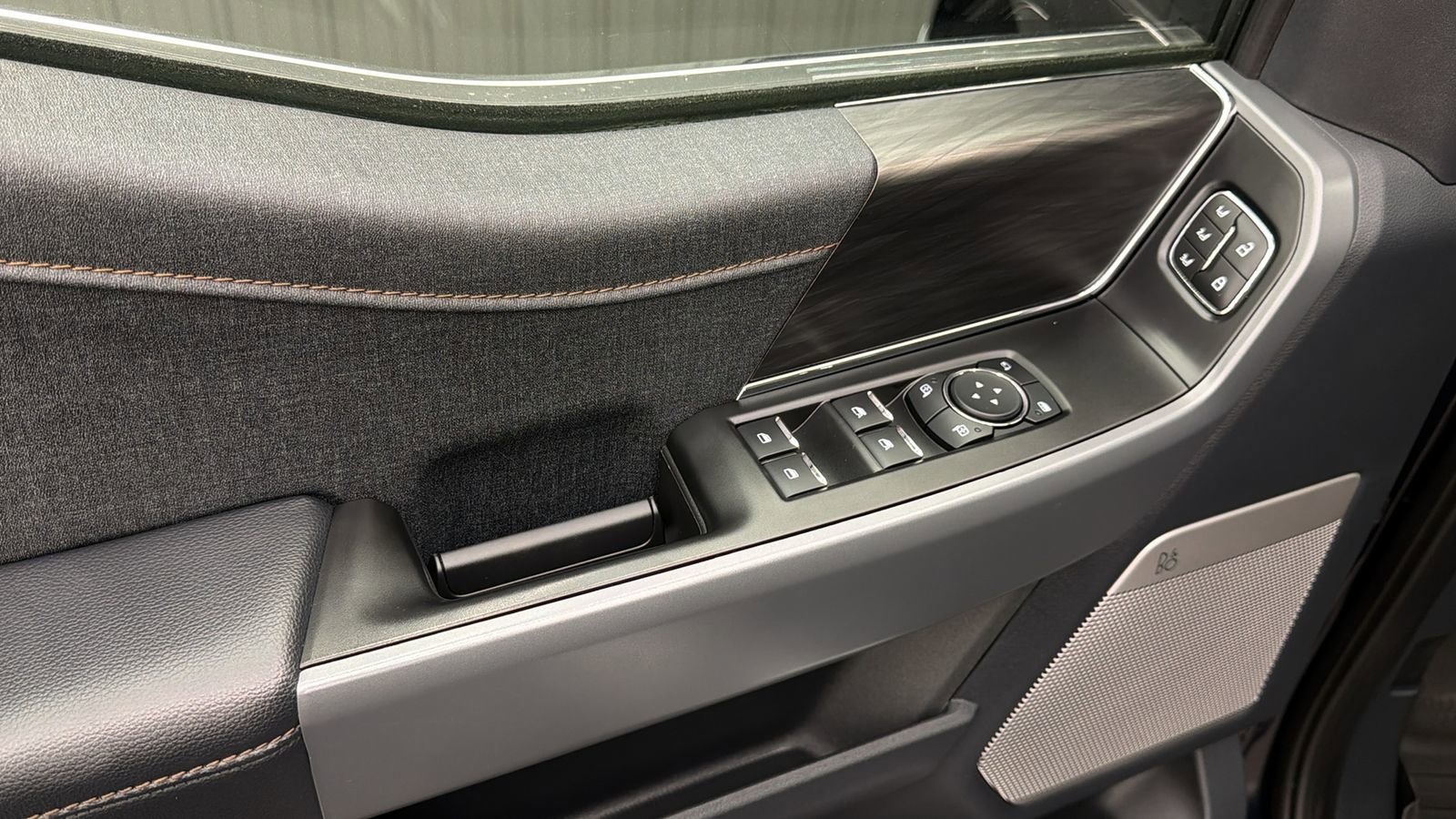 Used 2025 Ford F150 Lariat w/ Tow/Haul Package image 31